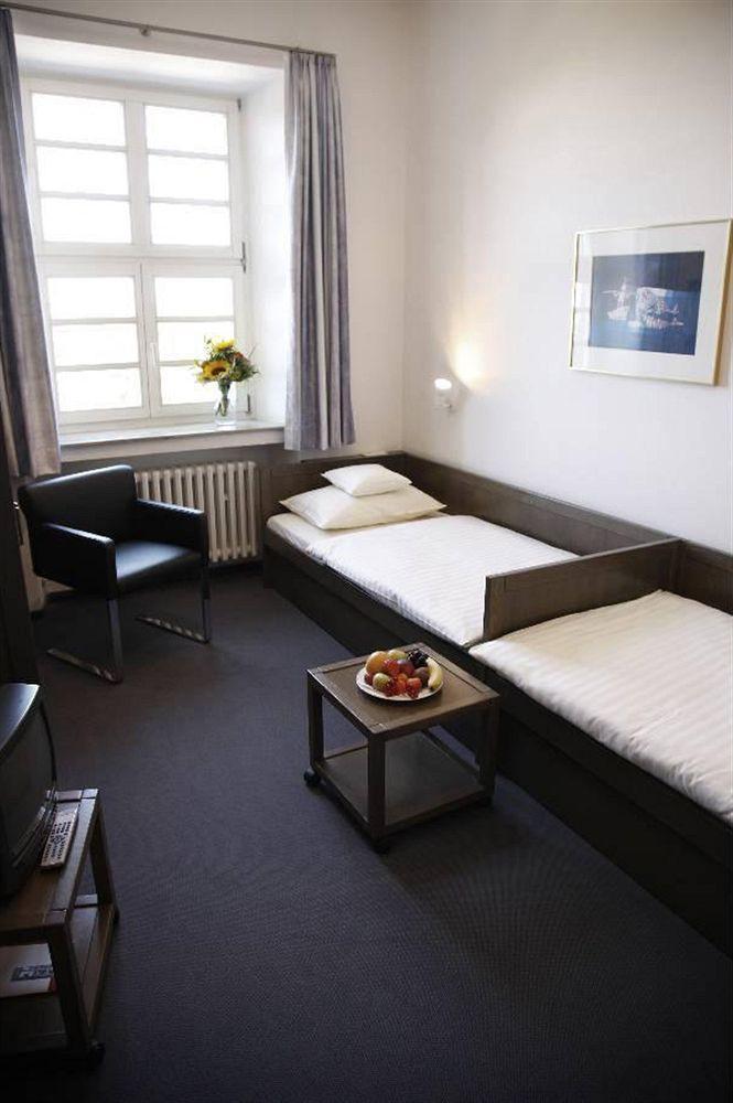Kardinal Schulte Haus Hotel แบร์กิชกลัดบัค ภายนอก รูปภาพ