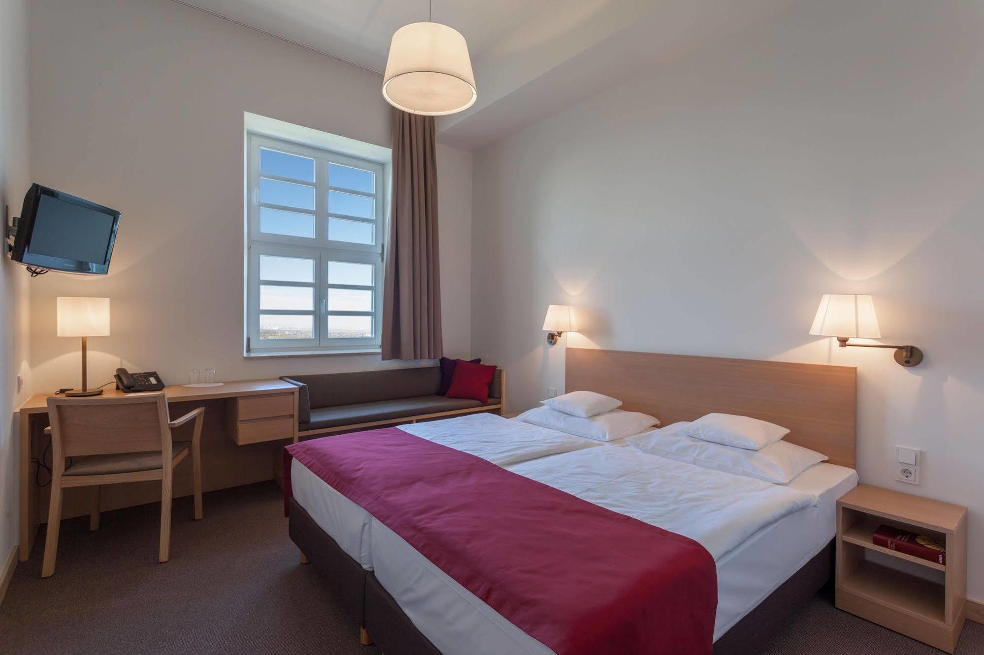Kardinal Schulte Haus Hotel แบร์กิชกลัดบัค ภายนอก รูปภาพ