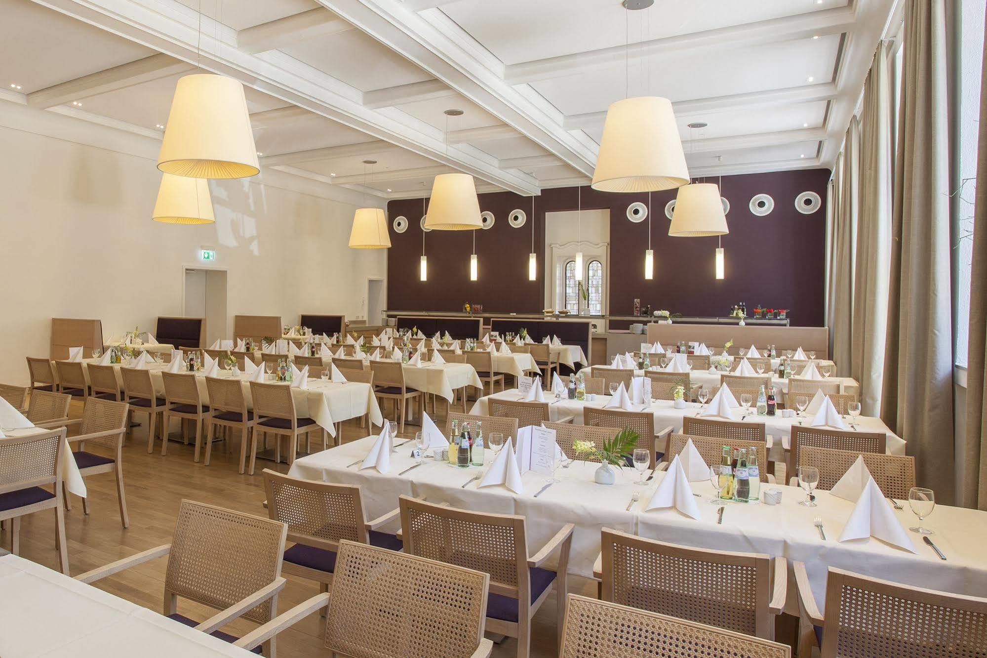 Kardinal Schulte Haus Hotel แบร์กิชกลัดบัค ภายนอก รูปภาพ
