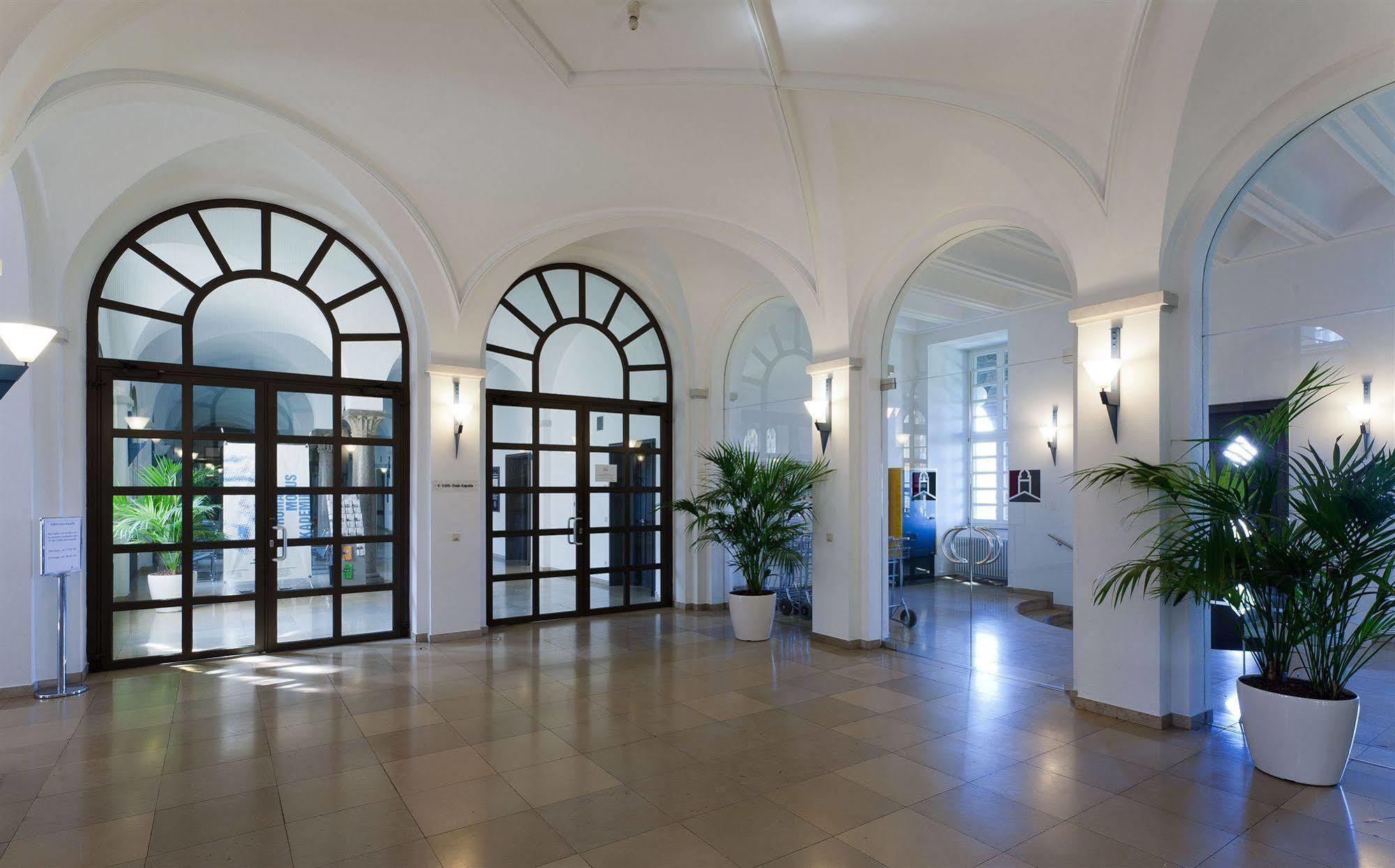 Kardinal Schulte Haus Hotel แบร์กิชกลัดบัค ภายนอก รูปภาพ